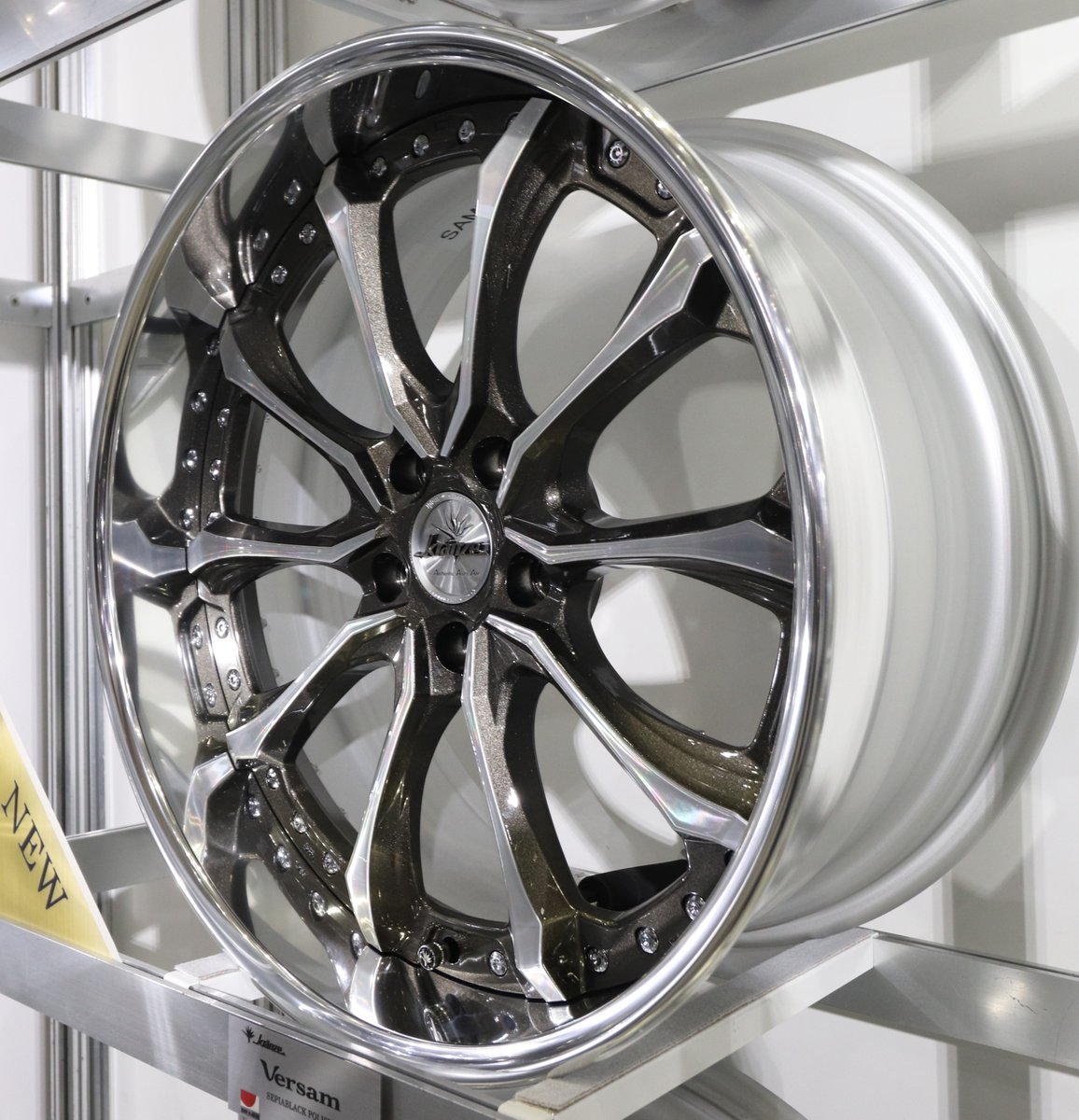 weds 2024年ニューモデルの一例がこちら。 Kranze Versam WedsSport SA