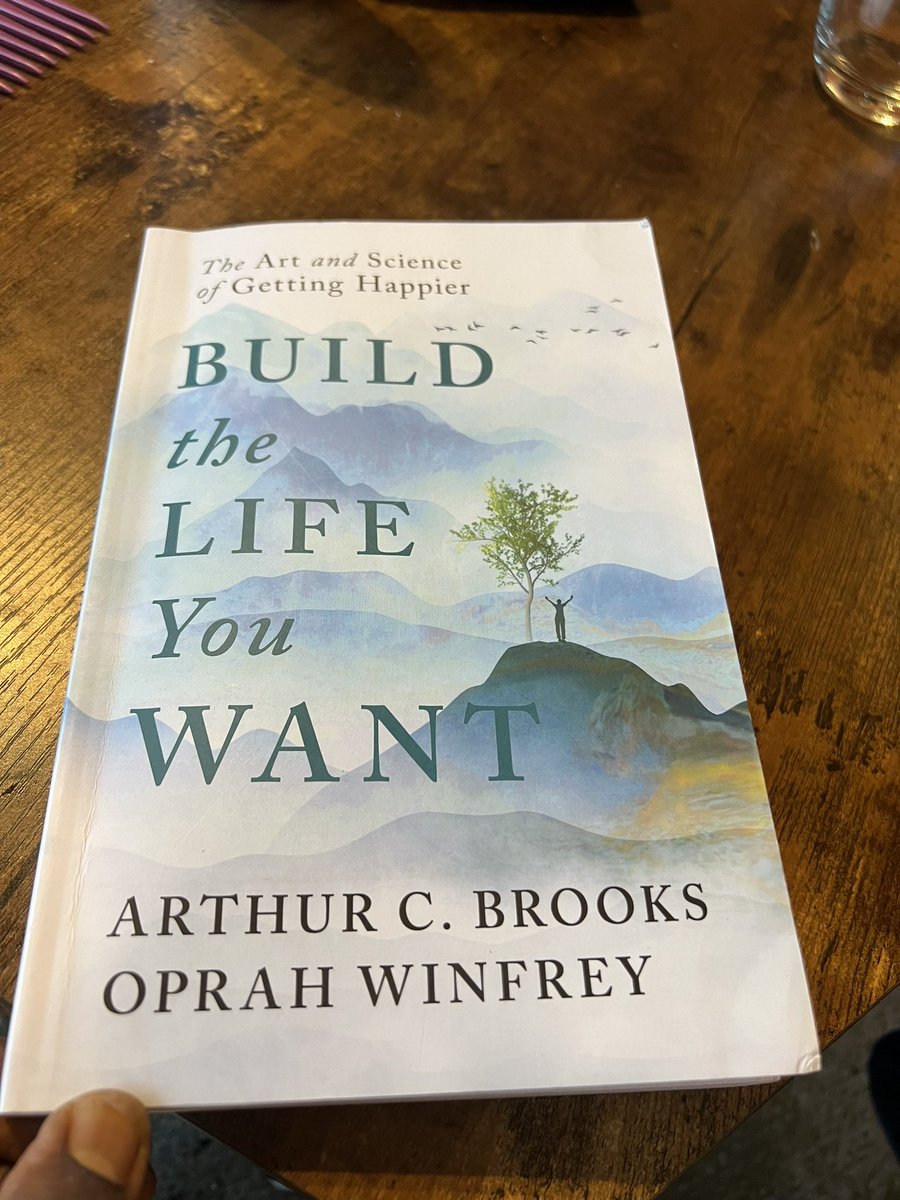 RaymondMuzembe's tweet photo. I’ve been thinking more and more about the concepts of happiness & a life
well-lived
Arthur Brooks - (Social scientist who has studied happiness for 25 years & teaches at Harvard)
and Oprah
Put together a lovely book that lends itself to those concepts
#Buildthelifeyouwant https://t.co/N8f1QcUvXL