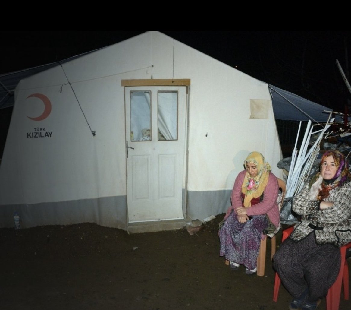 Haluk Levent ( Ahbap Ekibi ) (@haluklevent) on Twitter photo Şehit Müslüm Özdemir’in ailesinin ev hakkı mevcut. Bu konuda Kahramanmaraş Valimiz sayın Ünlüer bizleri aydınlattı.
Ama bizler de bir ucundan tutalım dedik.
Bugün Bursa konserimin geliri ve <a href="/kayahasancan/">Hasan Can Kaya</a> kardeşimin 1 gösteri hasılatıyla birlikte haftaya annemize bir ev alacağız. Şehit Müslüm Özdemir’in ailesinin ev hakkı mevcut. Bu konuda Kahramanmaraş Valimiz sayın Ünlüer bizleri aydınlattı.
Ama bizler de bir ucundan tutalım dedik.
Bugün Bursa konserimin geliri ve <a href="/kayahasancan/">Hasan Can Kaya</a> kardeşimin 1 gösteri hasılatıyla birlikte haftaya annemize bir ev alacağız.