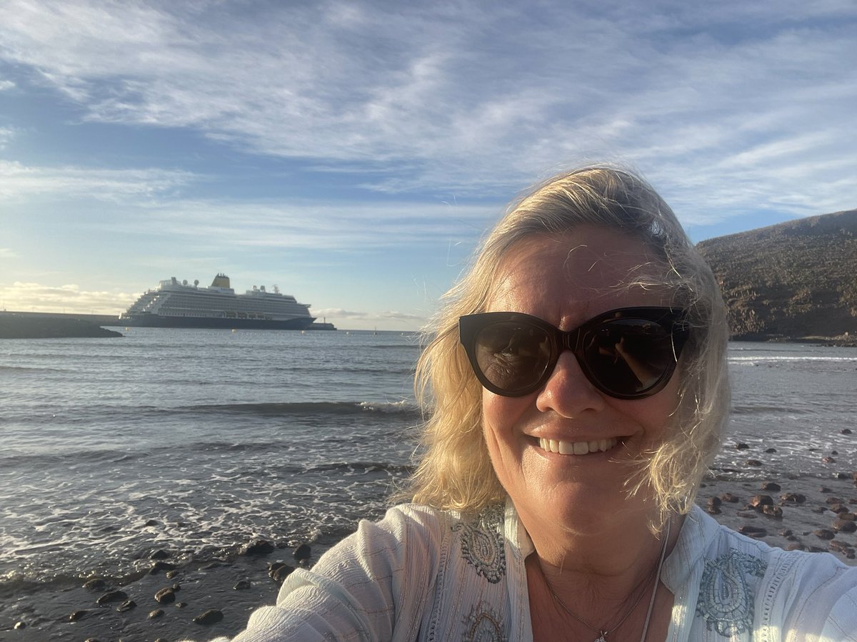 A good morning  La Gomera selfie with #SpiritofAdventure <a href="/SagaUK/">Saga</a> #cruise
