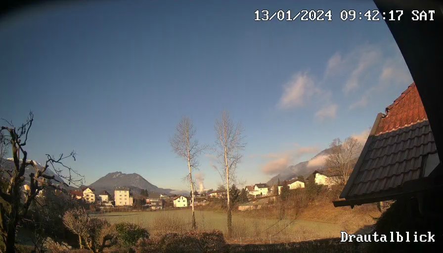 WWien10's tweet photo. Einen schönen Samstag aus #Villach in #Kärnten. Weiterhin bestimmt Hoch #HANNELORE unser Wetter und so überwiegt auch heute der #Sonnenschein nach anfänglichen #Nebel, der sich bereits aufgelöst hat. https://t.co/sC1tUsVQrV