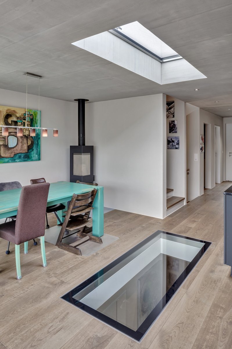 "Step into the future of architecture with a walk-on rooflight! 🏢✨ Combine functionality with aesthetics and let natural light redefine your living or working environment. 💚🌞 

techcomlight.com

#FuturisticLiving #WalkOnDesign  #ArchitectureDesign #Rooflight