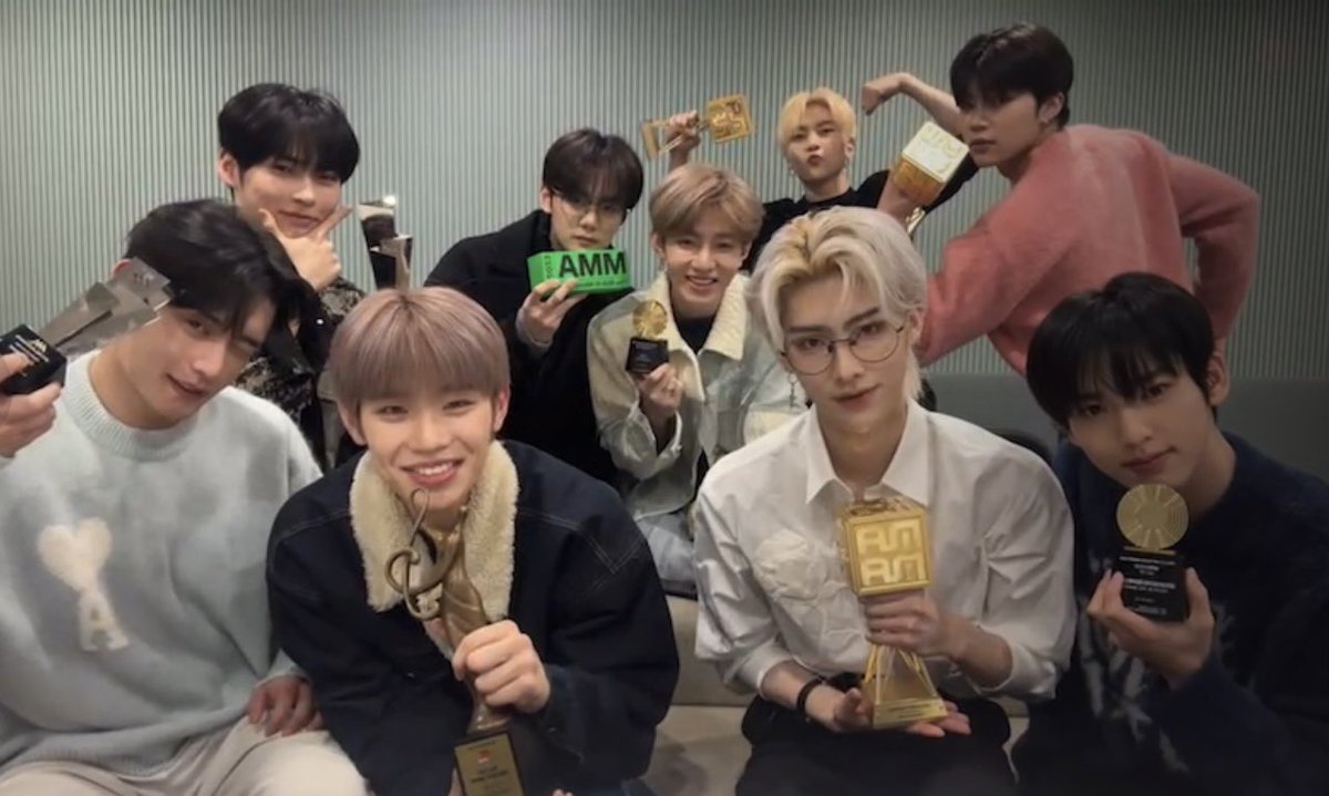gyufuns's tweet photo. flex em boys 🤓🤓🤓💪💪 https://t.co/lmX3hyB4hv