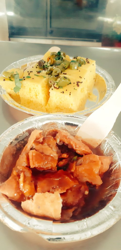Krmundiyar's tweet photo. थोड़ा कुछ खा लेते हैं, आप पहले क्या खाना पसंद करेंगे 😊😊
#Samosa #Khamman #GulabJamun 
@HansrajGurjarR
@MeghaRamOffice_ @AdvocateBLJain
@neeraj_jain75
@NalinisKitchen @5vaa_creations https://t.co/ebEV0Kprus