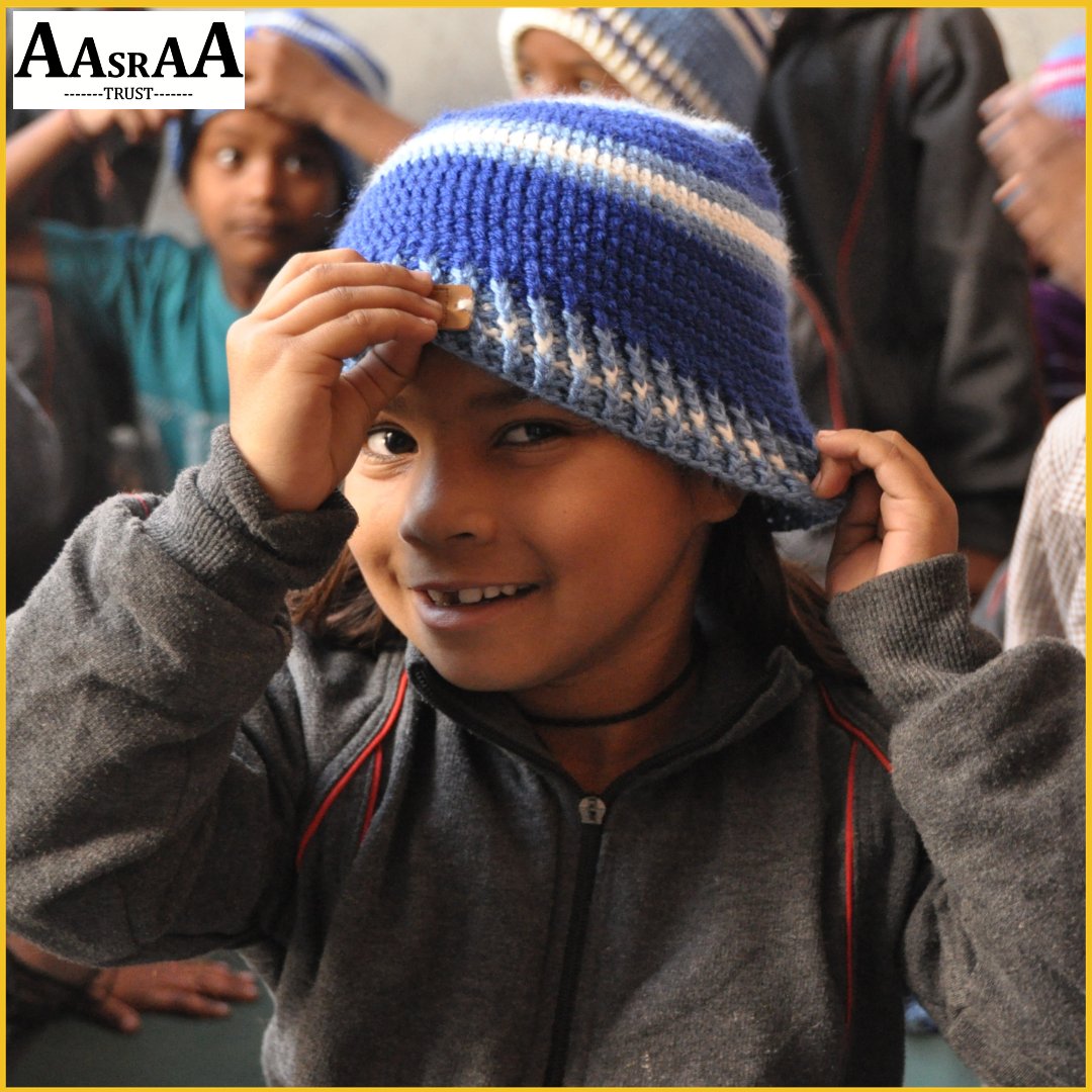 AasraaTrust's tweet photo. Weaving Happiness, a Singapore based organization weaved beanies for all the
children of our Street Smart centres. Volunteers in Singapore send their love and warmth along with each batch of the beanies.
#weavinghappiness #beanies #collaboration #aasraatrust https://t.co/EeegLQgfgs