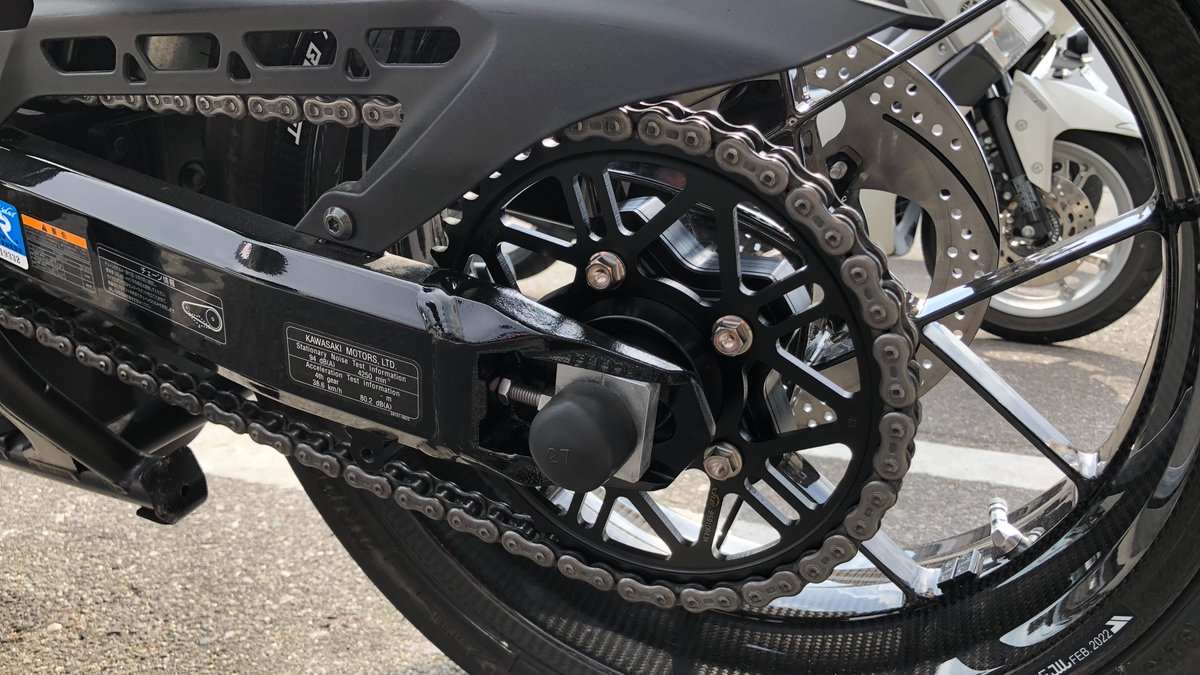 SEEDSPROUT01's tweet image. Z900RSへROTOBOXのカーボンホイールと
OHLINSのリアサスをインストール‼

カーボン！！！ヤバイ！！！！１１
軽ｯｯｯｯｯｯｯ

…ｺﾎﾝ、少々取り乱しました。

またのご来店をお待ちいたしております(^^♪

#SEED岡崎SPROUT 
#ROTOBOX
#OHLINS
#Z900RS