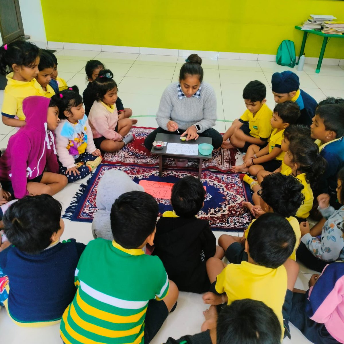 GreendotM's tweet photo. Science Experiment - Lemon Valcano
- RK Township Branch

#greendotmontessorischool #bestmontessorischool #preschoollearning #montessorieducation #montessori #montessorischool #activity https://t.co/7amNekiZcl