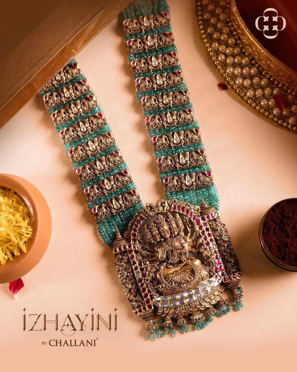 The distinctive and charming piece that stands out from the rest. A lavish traditional design carving the goddess in precision that was made with finest craftsmanship for the gorgeous you from Challani Jewellery Mart.
IZHAYINI collection By CHALLANI.
#izhayini #weddingjewellery