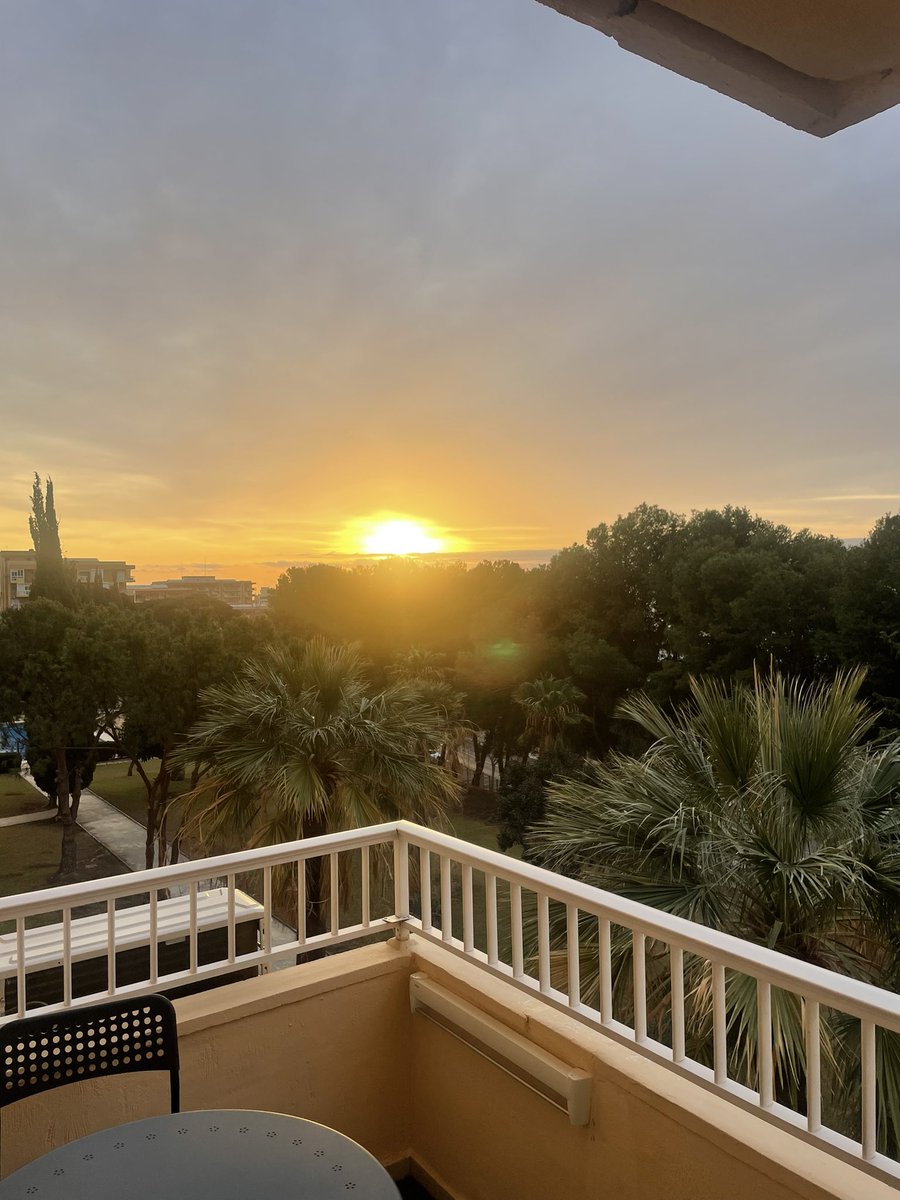 Tom Chambers tweet media