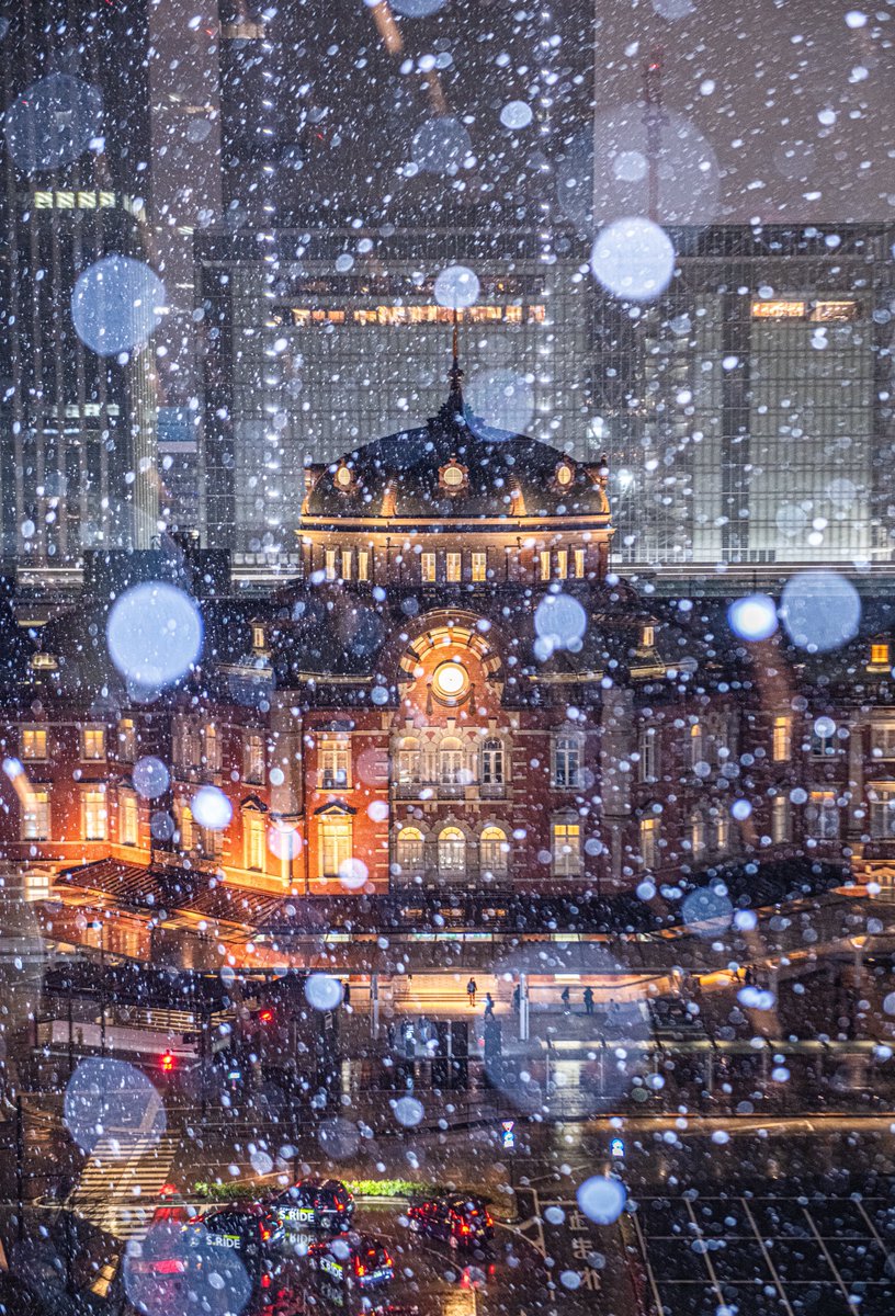 haskap1017's tweet image. さっき結構吹雪いてたので雪と東京駅撮りました