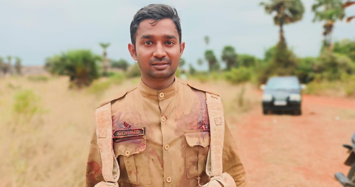 Rishivickyaru's tweet photo. Killer killer captain miller 😀 @thatswatitis @behindwoodsofficial @indiaglitz_tamil #captainmiller #dhanush #dhanush😍 #dhanushkraja #captainmillerteaser #tamilmovie #tamilmovies #trendingnow #rishiganesh #priyankamohanhot #sivarajkumar #captainmiller⚡️💥 #captainmillerfirstlook https://t.co/pJQJssif71