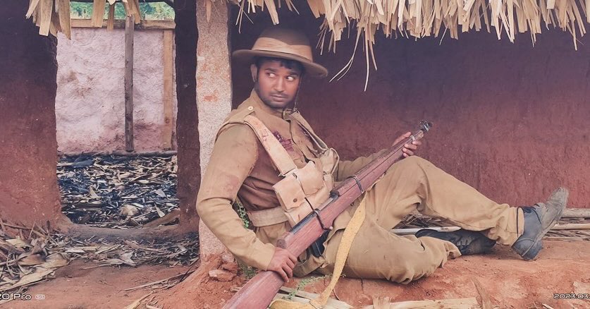 Rishivickyaru's tweet photo. Killer killer captain miller 😀 @thatswatitis @behindwoodsofficial @indiaglitz_tamil #captainmiller #dhanush #dhanush😍 #dhanushkraja #captainmillerteaser #tamilmovie #tamilmovies #trendingnow #rishiganesh #priyankamohanhot #sivarajkumar #captainmiller⚡️💥 #captainmillerfirstlook https://t.co/pJQJssif71