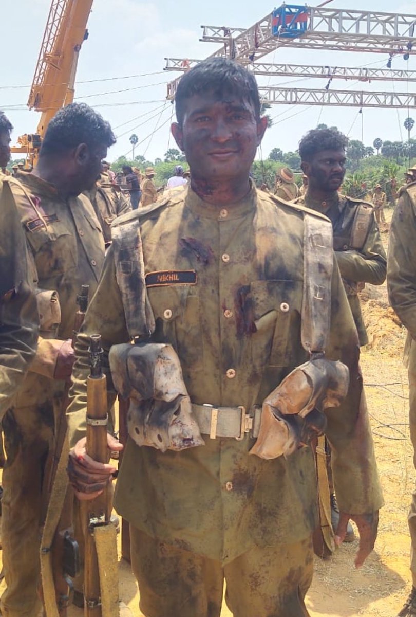 Rishivickyaru's tweet photo. Killer killer captain miller 😀 @thatswatitis @behindwoodsofficial @indiaglitz_tamil #captainmiller #dhanush #dhanush😍 #dhanushkraja #captainmillerteaser #tamilmovie #tamilmovies #trendingnow #rishiganesh #priyankamohanhot #sivarajkumar #captainmiller⚡️💥 #captainmillerfirstlook https://t.co/pJQJssif71