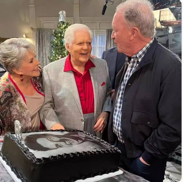 crip_zone's tweet photo. Condolences on the passing of Bill Hayes. A true legend of #DaysofourLives. May he rest peacefully with the angels. 🫶🏻🤍🕊️ https://t.co/2Flp9Ib9Tz