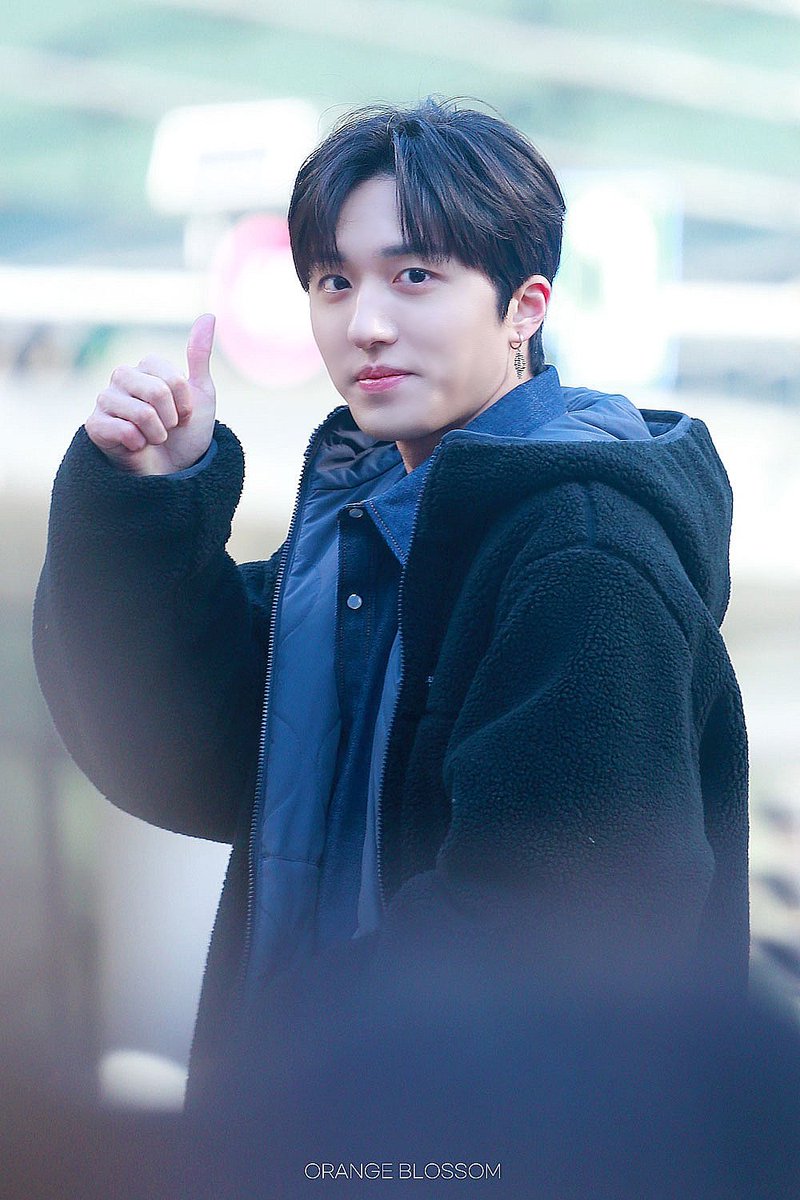 orangeb117's tweet photo. 240113 미팬

🐧👍

#찬희 #강찬희 #SF9 #에스에프나인 #비보라 #CHANI https://t.co/mG4v6SBl9f