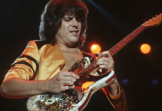 GeorgiosMasman2's tweet photo. He was a teenage star in South Africa in his band #Rabbitt. He further his career working solo &amp; as a producer for various artists. He helped make #prog monsters #Yes #MTV stars in the #80s &amp; he’s scored dozens of high-octane Hollywood blockbusters.
#HappyBirthday #TrevorRabin https://t.co/3M393XpAj8