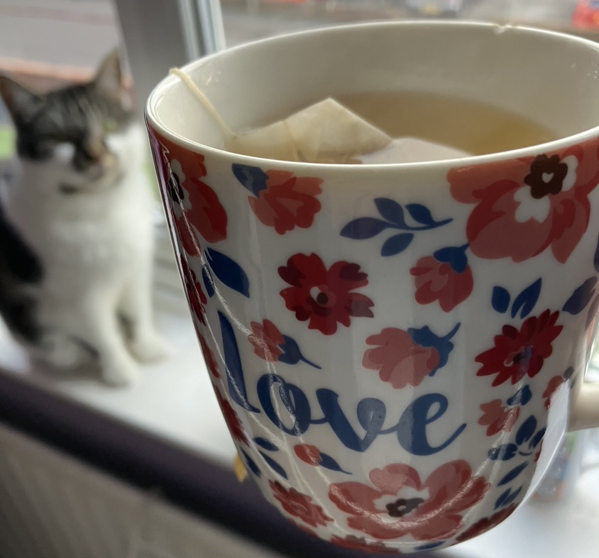 MCsamsNorthwich's tweet photo. On #BrewMonday, 15 January, #Samaritans is reminding everyone to reach out for a cuppa and a catch-up with the people you care about.  Doesn't matter if your cup has a chip in it because things don't have to be perfect to be good. https://t.co/2CtVPCQjcB