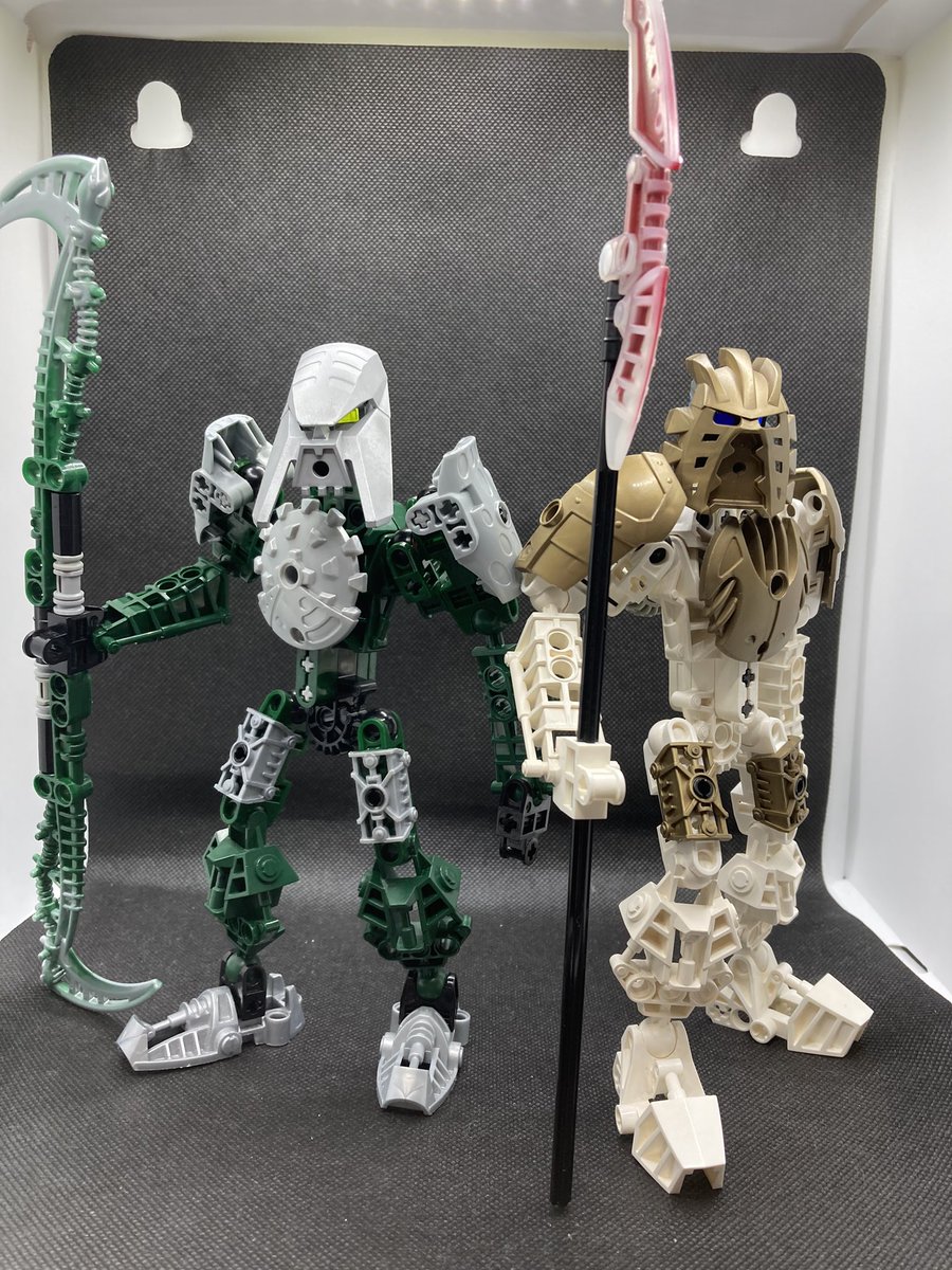 hk11259's tweet photo. メトロボディ版タカヌーバ。
シンプルだけど雰囲気再現出来ててお気に入り。
オマケでクアルシーは艶消し拭いておいた。
傷や白化だらけでもパテとヤスリで綺麗にできるのは良かった
#BIONCLE
#バイオニクル https://t.co/V6LY7XUlvE