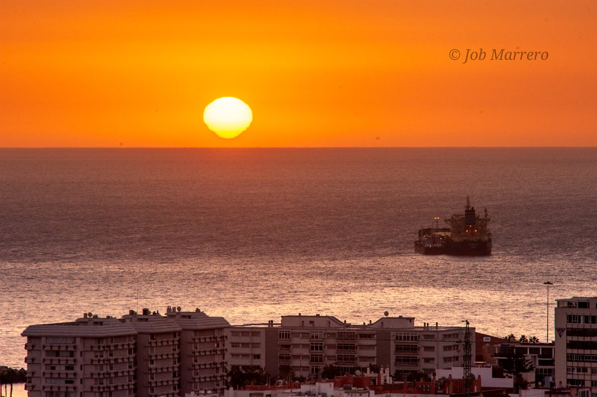 Parece que esto pinta bien. 😅
Amanece en Las Palmas de Gran Canaria.
¡Buenos días! ☕😊

📷 13-1-1024