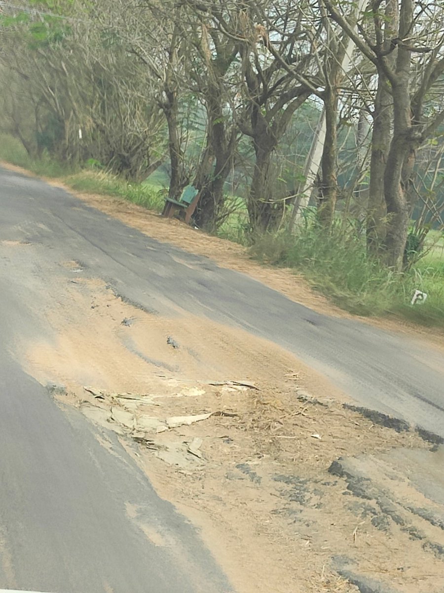 iamnone108's tweet photo. Andhra Roads
#AppulaAndhra https://t.co/mFWmBhxudC