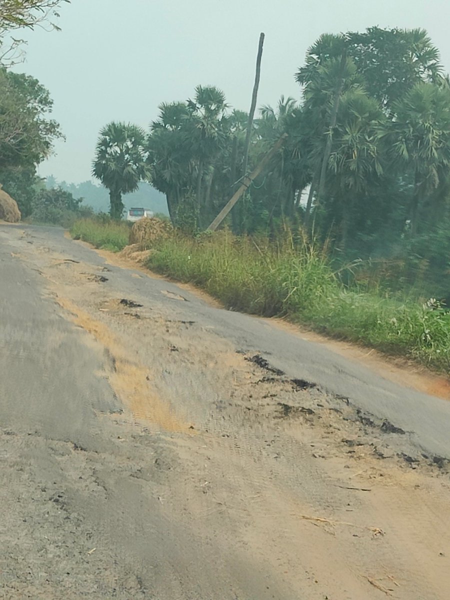 iamnone108's tweet photo. Andhra Roads
#AppulaAndhra https://t.co/mFWmBhxudC