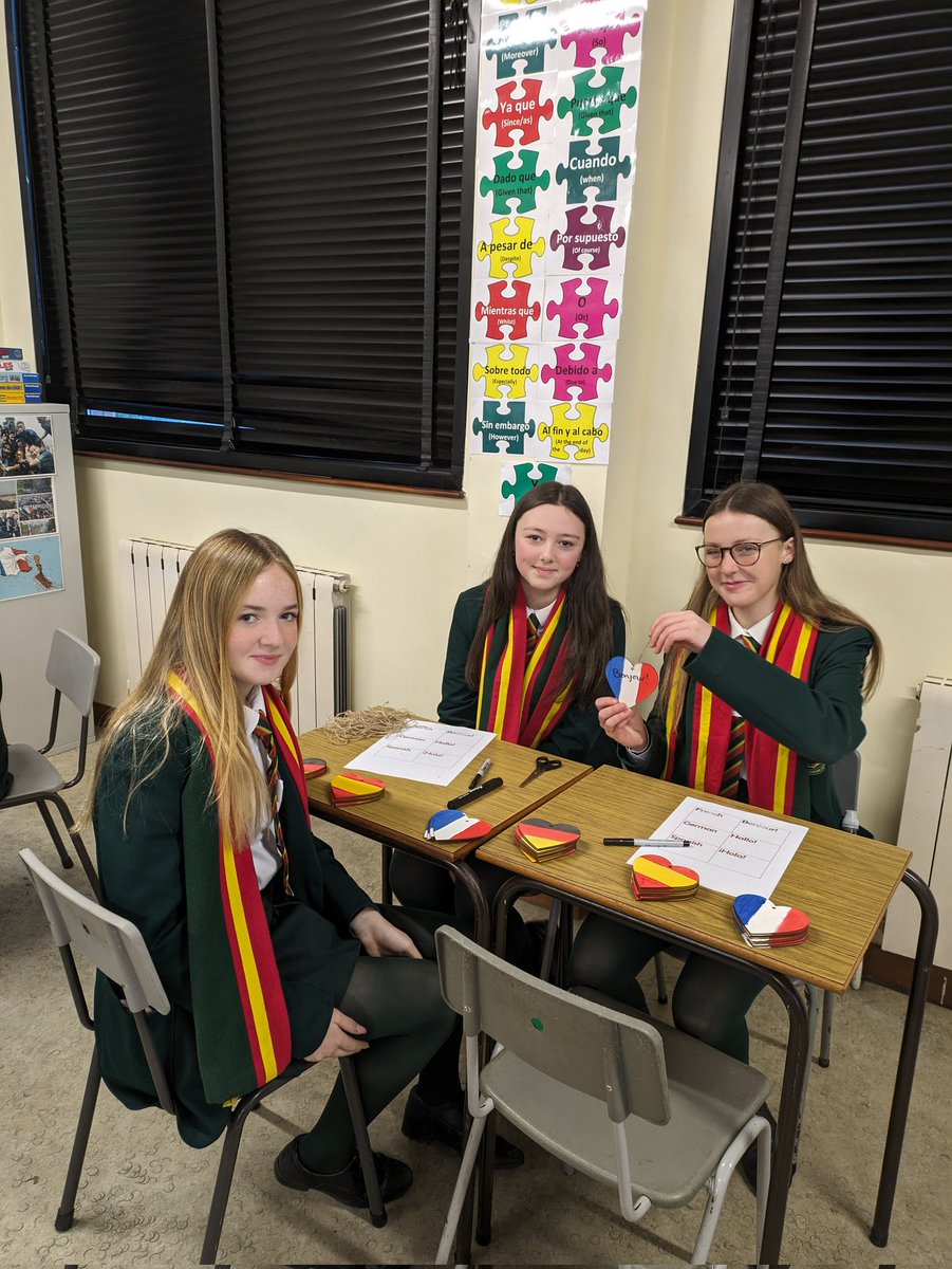 fslmfl's tweet photo. Salut! Hallo! ¡Hola! 
🇫🇷🇩🇪🇪🇸
Welcome to Open Morning 2024!
Come along to W3 to meet our pupils and sample some food! Délicieux ! https://t.co/xZKahGCT8w
