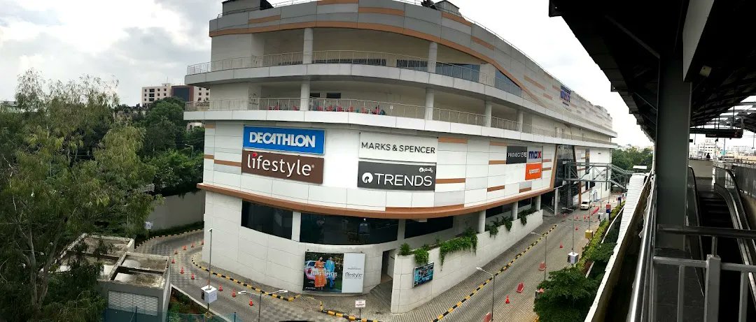 Nexus Select Trust has reportedly signed a preliminary agreement to buy 3 malls from L&T in the city built as TOD for $300-$350 million -

🔸 e-Galleria, Madhapur
🔸 Next Galleria, Punjagutta
🔸 Premia, Irrum Manzil

Hoping to see a rework of the atrocious e-Galleria facade.