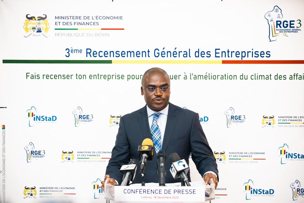 insbenin's tweet photo. Troisième Recensement  Général des Entreprises (#RGE3)Le Directeur Général de l’INStaD invite les Chefs d’Entreprises  à réserver un bon accueil aux agents recenseurs

(145.507 unités économiques déjà énumérées dont 103.331 dénombrées) https://t.co/klRG3KqFmC