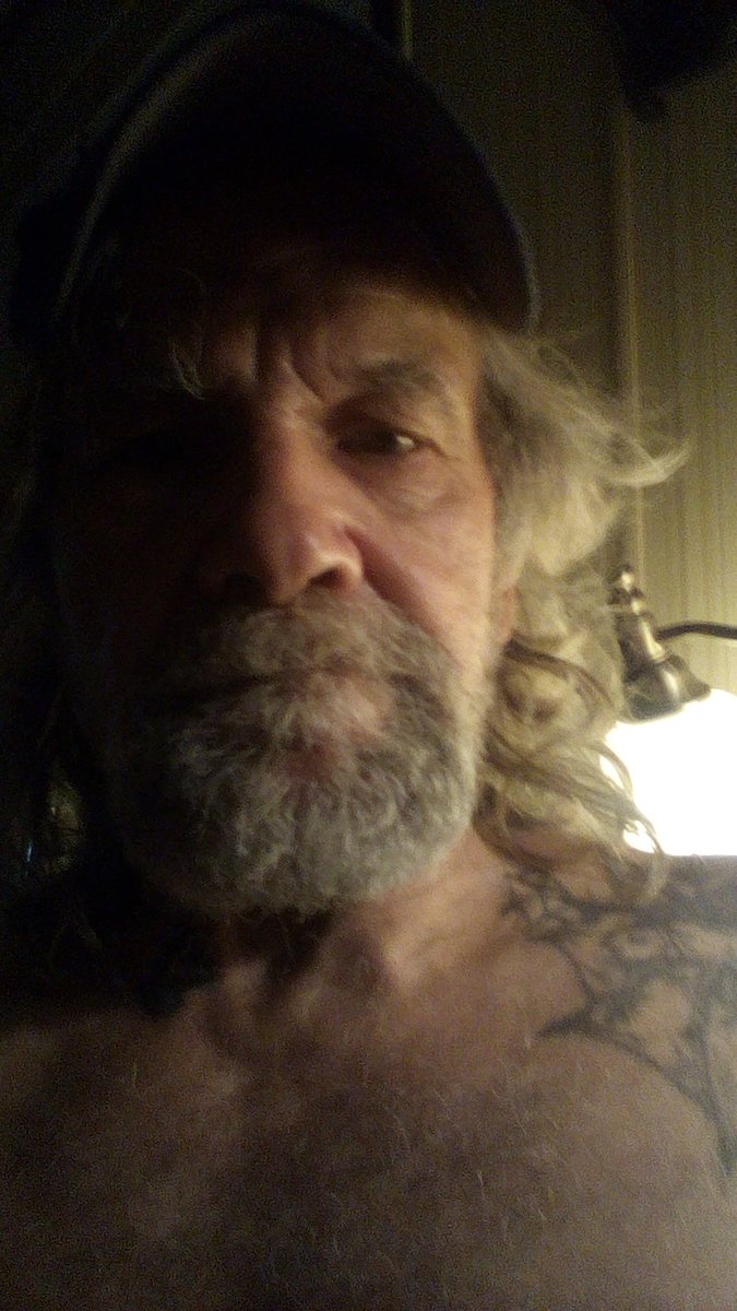 doug09326's tweet photo. @doggoem @freakyfaeiry Your not looking very hard https://t.co/jFwoCfmE2r