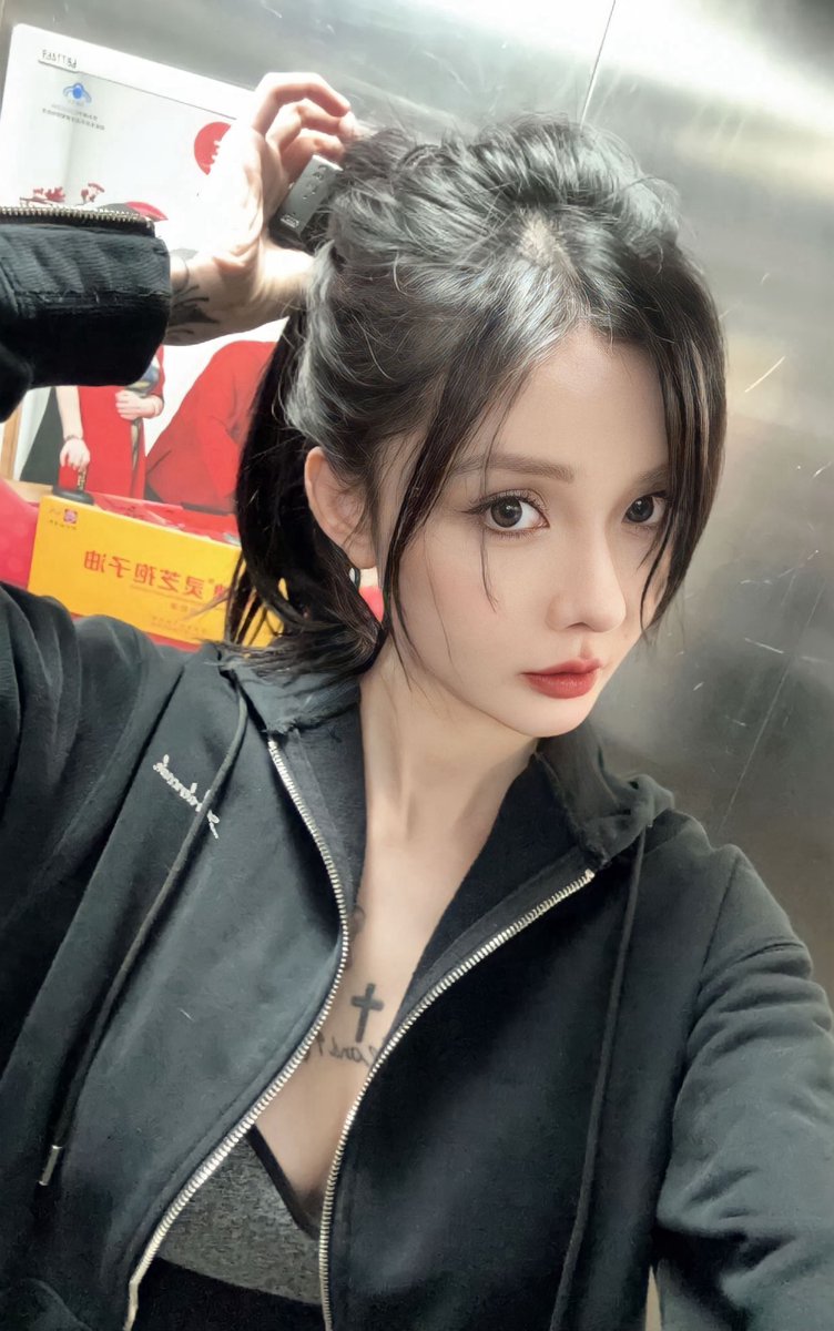 S外表的M够反差吗？
（还好韧带撕裂不影响喝酒，不然我怎么睡得着🥺） https://t.co/zRPEiV6NuW