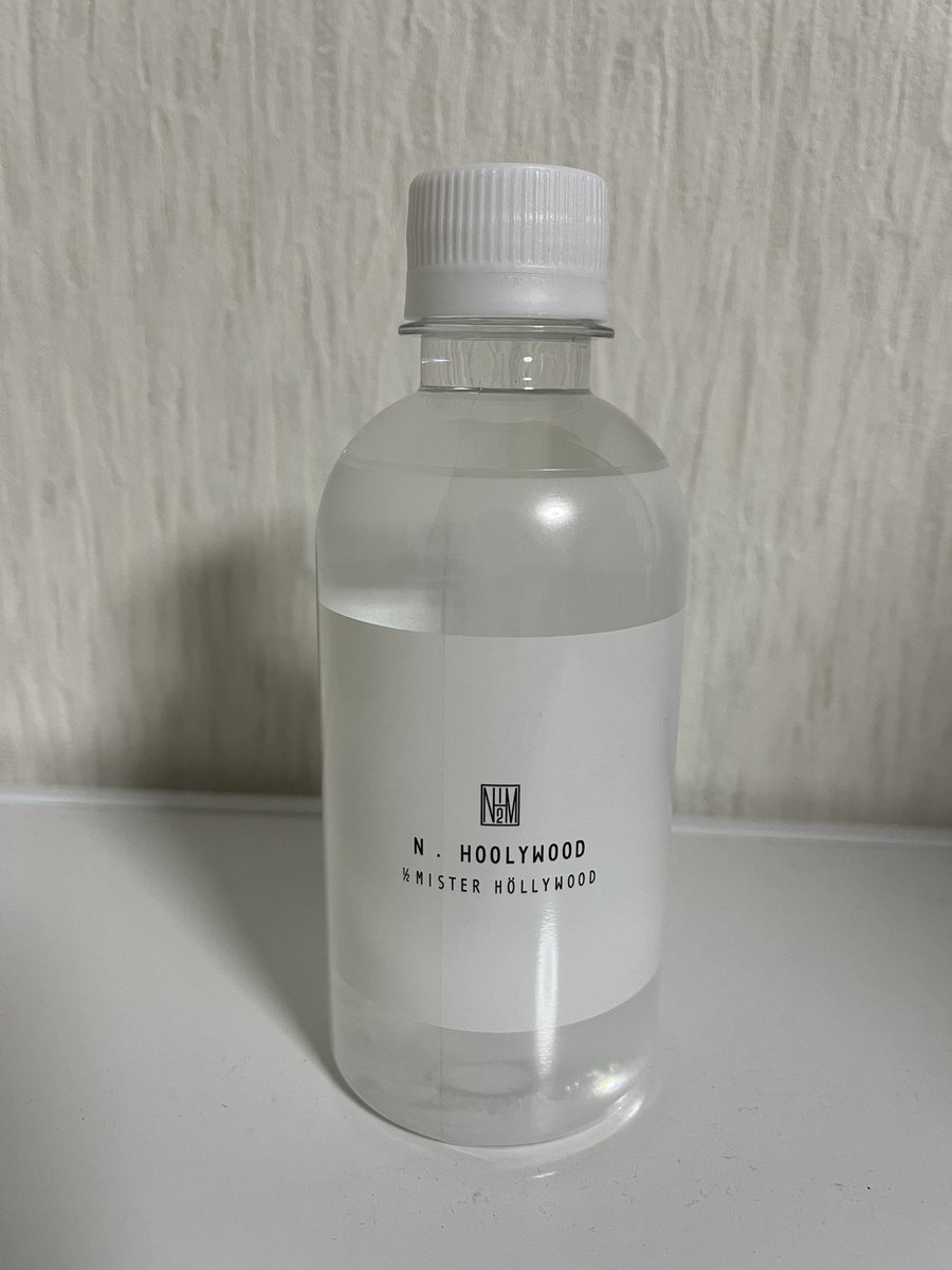 eden_mrzn's tweet image. コンサアトのお知らせを待ちきれず
ついに宮本さんと同じ型のスーツを購入しました、、、

試着した時、鏡に映った自分は何だか自分じゃ無いみたいにカッコよかったです

丁寧に接客してくださった店員さん、ありがとうございました✨
来週届くのが楽しみです

#Nハリ
#宮本浩次