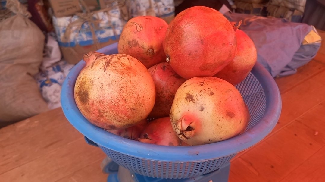 AhmadouAtafa's tweet photo. Niger : La foire des maraîchers de la région d’Agadez à Niamey. Divers produits bio et de bonne qualité exposés. Et c'est parti pour un mois. https://t.co/qMhqibDrlZ