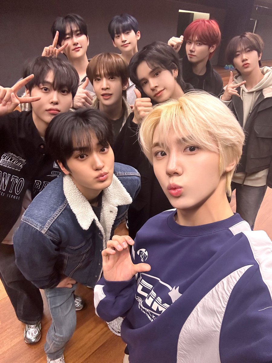 [📸] 
#킹스미스 #kingsmith
⠀
#CRAVITY #크래비티
#SUN_SEEKER
#Cheese
#Ready_or_Not
#MEGAPHONE