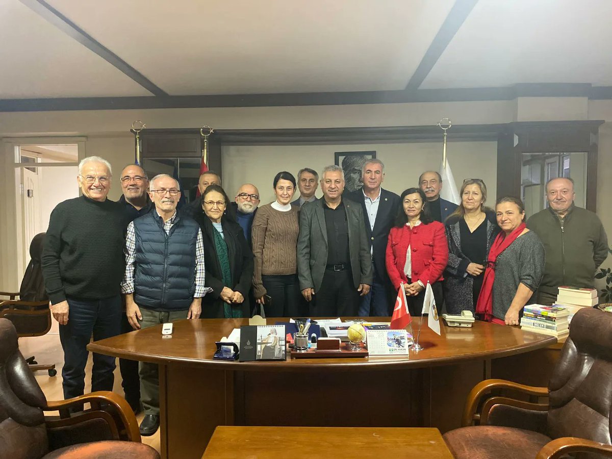 AkelVakfi's tweet photo. Emek Partisi Genel Başkanı Sn.Seyit Aslan ve Başkan Yardımcısı Sn.Levent  Tüzel, yönetim kurulu üyelerinden oluşan bir heyetle birlikte vakfımızı ziyaret ettiler. Nezaket ziyaretleri için kendilerine çok teşekkür ederiz.

#AkelEğitimKültürveSağlıkVakfı https://t.co/EkWTZXqBBu