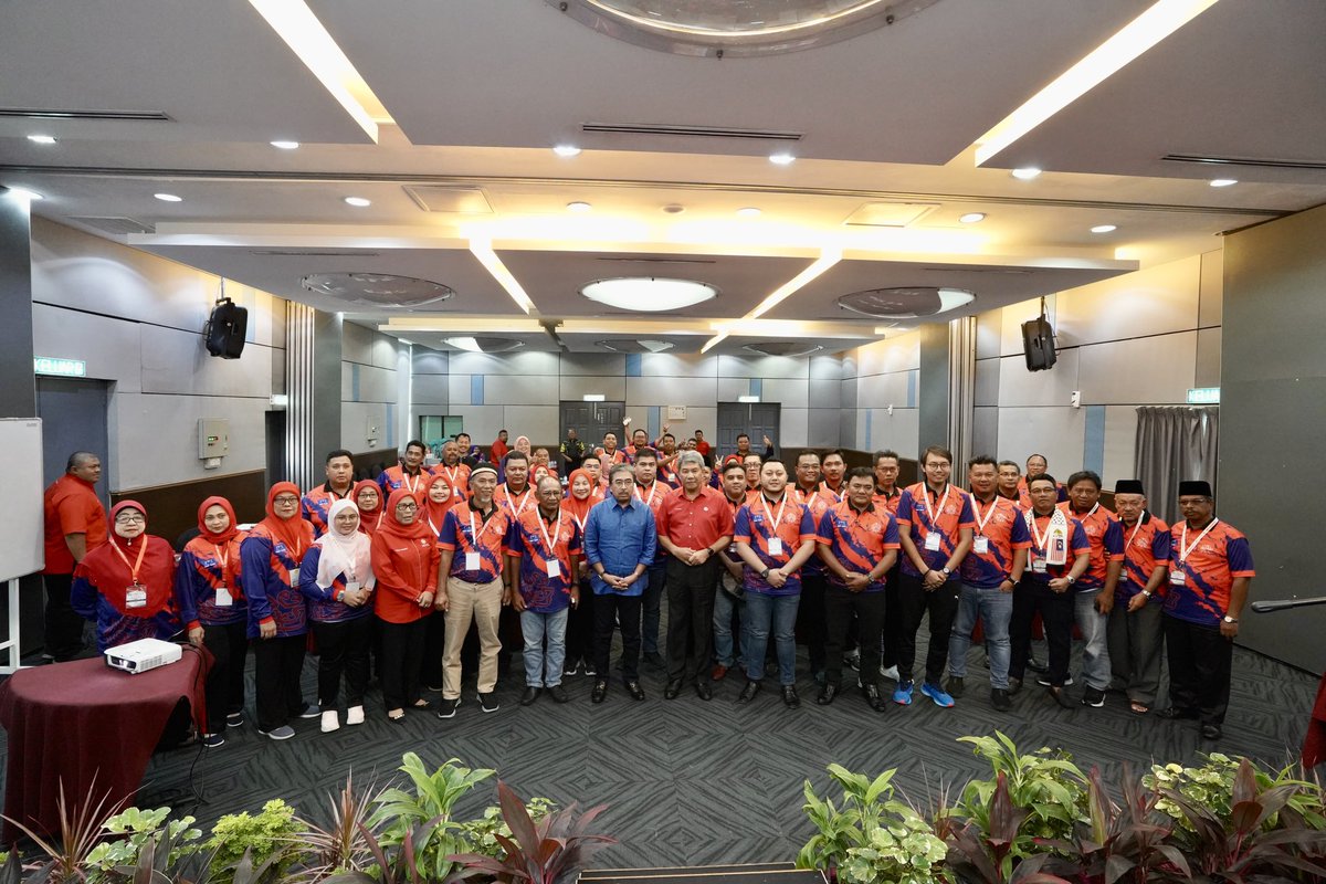 tokmatn9's tweet image. Berkesempatan hadir &amp;amp; beramah mesra di Program Pemukiman UMNO  Hang Tuah Jaya, Melaka di Port Dickson.  

Terima kasih atas jemputan &amp;amp; tahniah diucapkan kepada Ketua #UMNOBahagianHangTuahJaya Ybhg. Datuk @ridhwanali dan barisan kepimpinannya. 

#UMNO