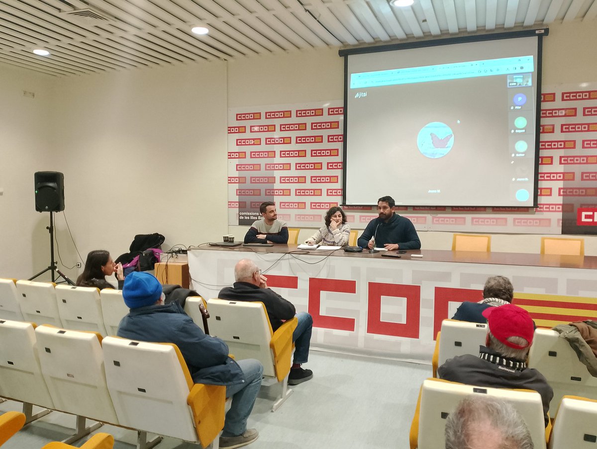 lilytarraga's tweet photo. Fent feina 

#euib 
#asamblea
#ccoo
#salagroga 
#feliçany https://t.co/KC3s5eweA9