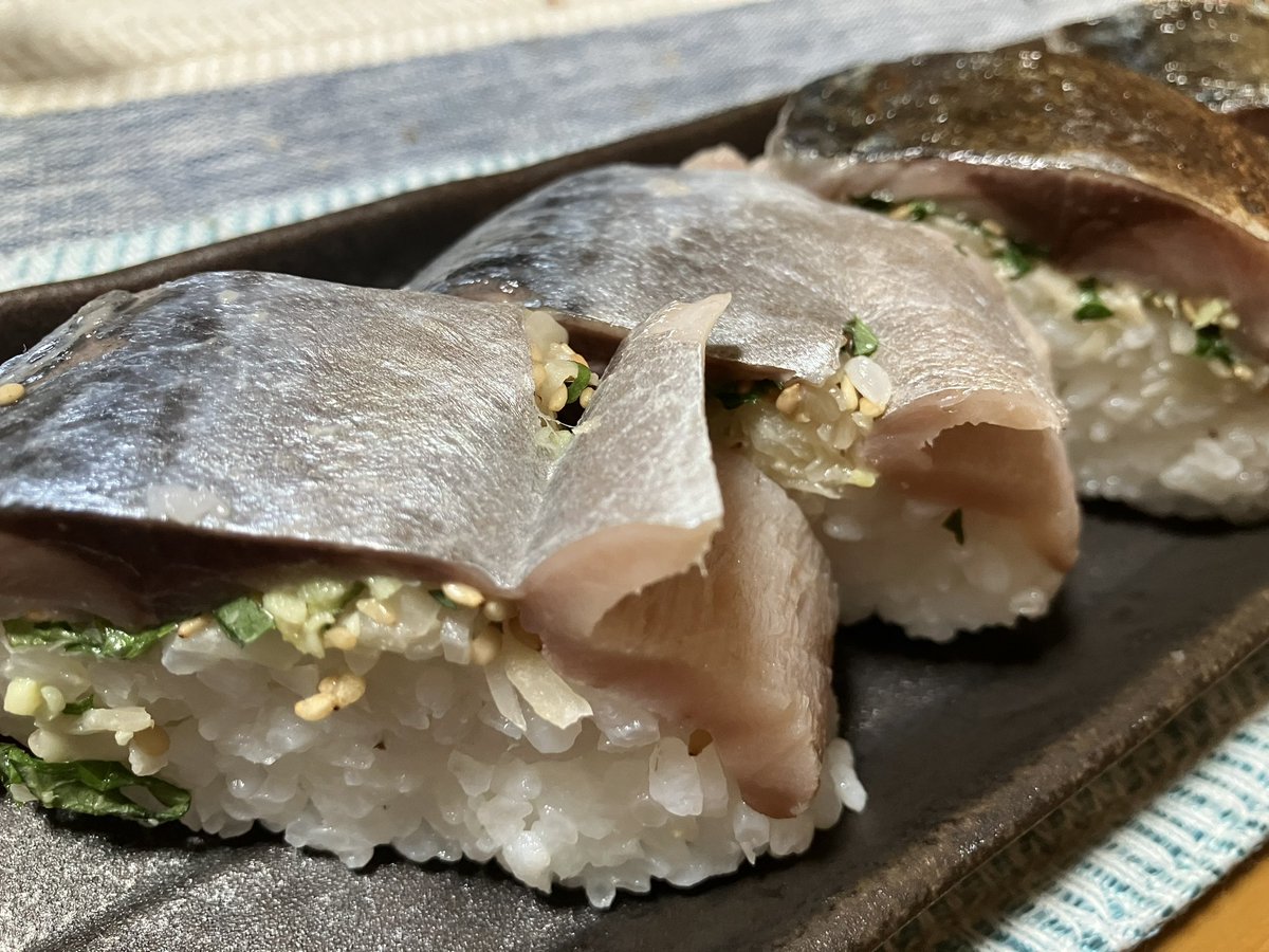 鰤の漬け丼とカキフライと鯖の棒鮨
美味すぎて幸せやった( ˘-˘ )ｼﾞｰﾝ