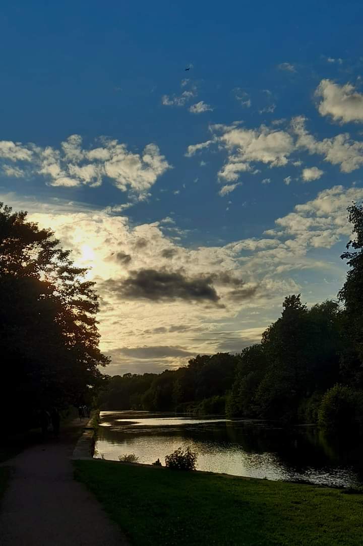 boltonwalking's tweet photo. My next evening guided walk will take place this Wednesday, and we will be heading over to the Manchester, Bolton and Bury Canal via Moses Gate Country Park and the Gravel Pits. #walking #hiking #guidedwalks #walkingguide #bolton #darcylever #mosesgate #canalwalks #littlelever https://t.co/M8R79XOWdG