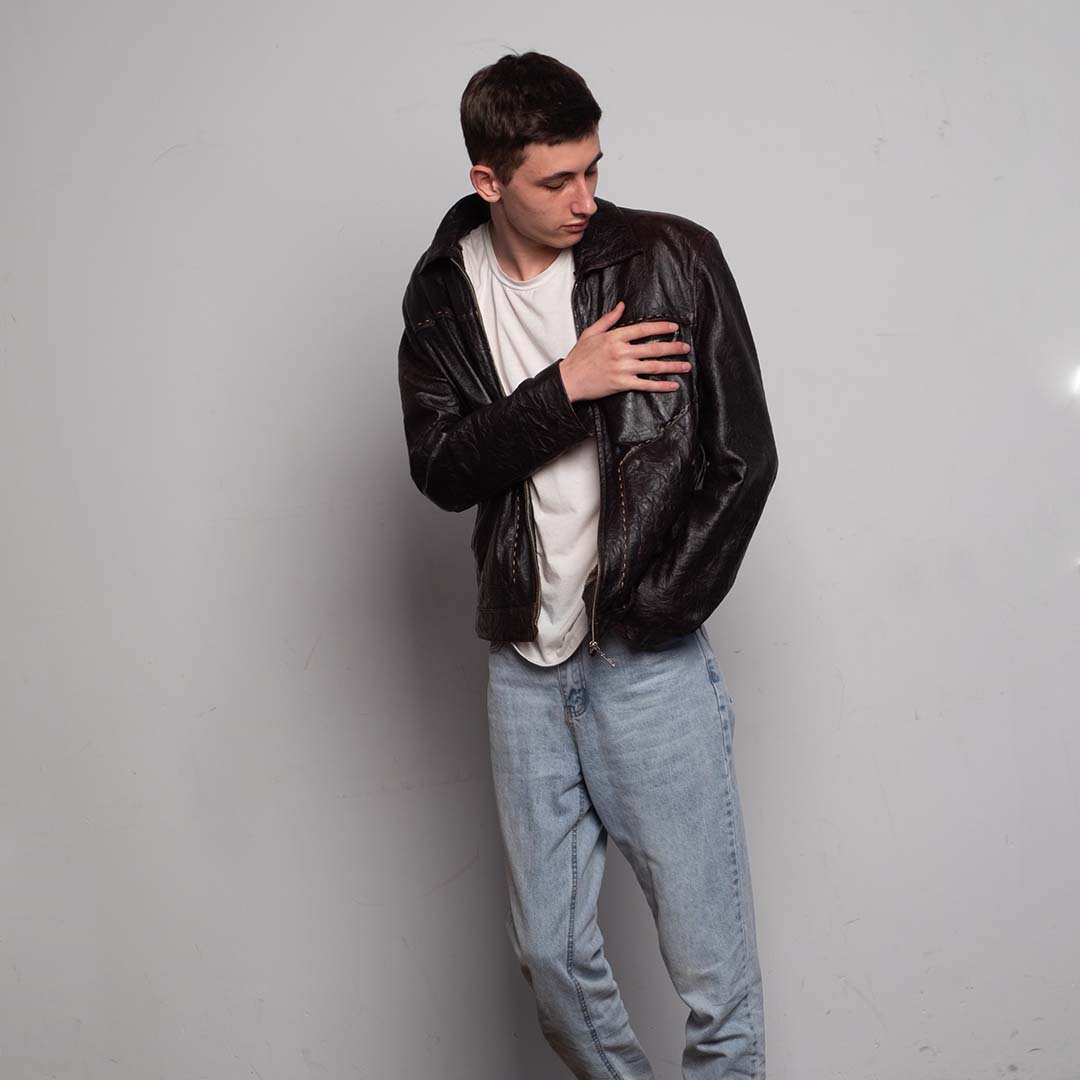 Leatherwardusa's tweet photo. Our leather clothing is expertly created with the finest care and attention to detail, guaranteeing that each item is not only fashionable but also long-lasting enough to endure the test of time.

Shop Now--> https://t.co/CnAkbiWmdL

#jacket #leatherjacket #bestcollection https://t.co/yvJ1Mvn3ps