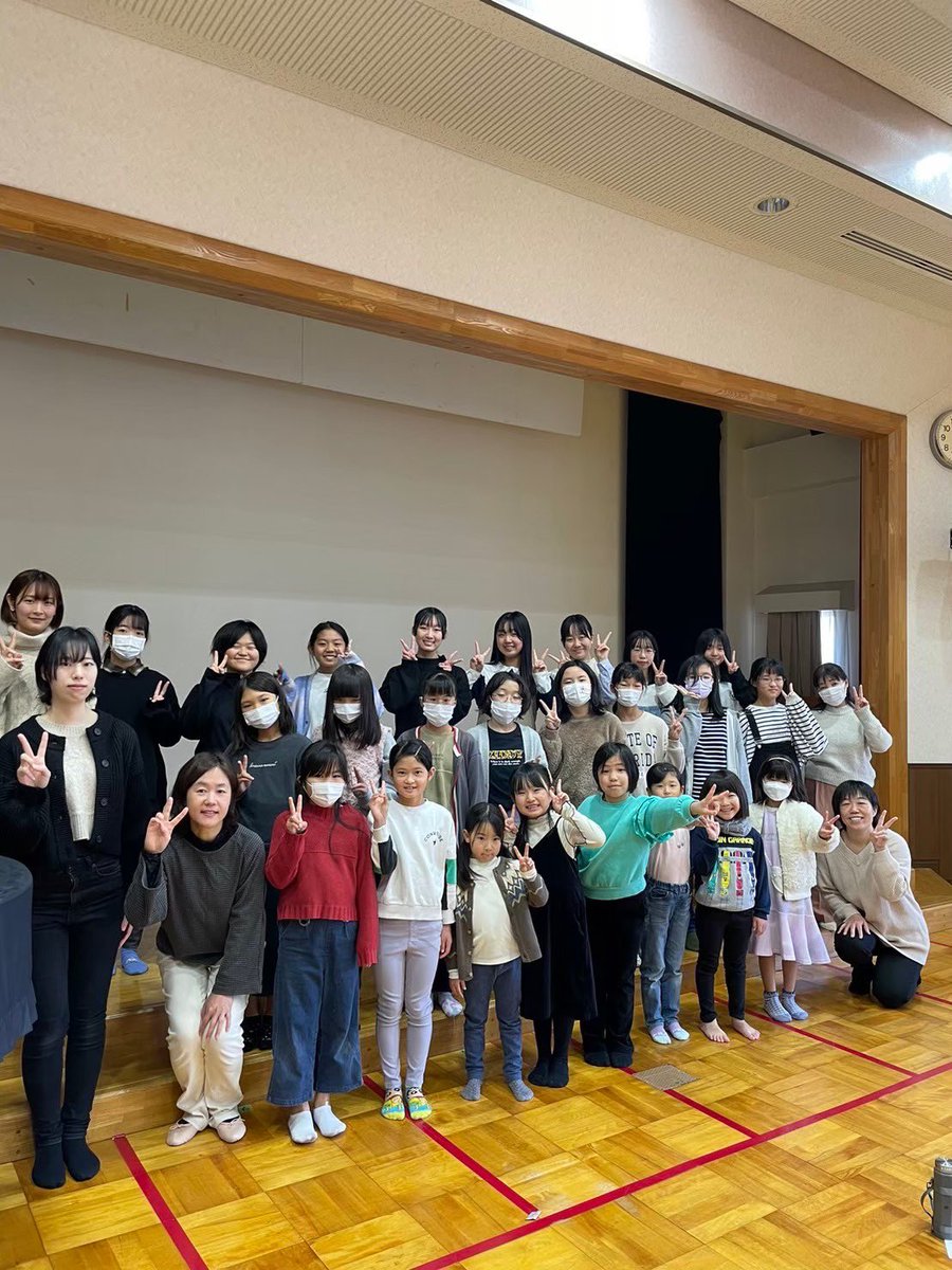 smilegiwa's tweet photo. 今日の #spicee では
#日野少年少女合唱団 をご紹介!
奥村先生と団員の声をお届けしました🎵
みんな歌が大好き、団員が大好き💕
笑顔の乗る歌声をお届けしました☆
日野つながりで
#日野菜バインミー も紹介したよ♪
野菜いっぱいベトナム生まれのバインミー
美味しいよねー🇻🇳日野菜と合うー♪ https://t.co/TaPVb3pR3H