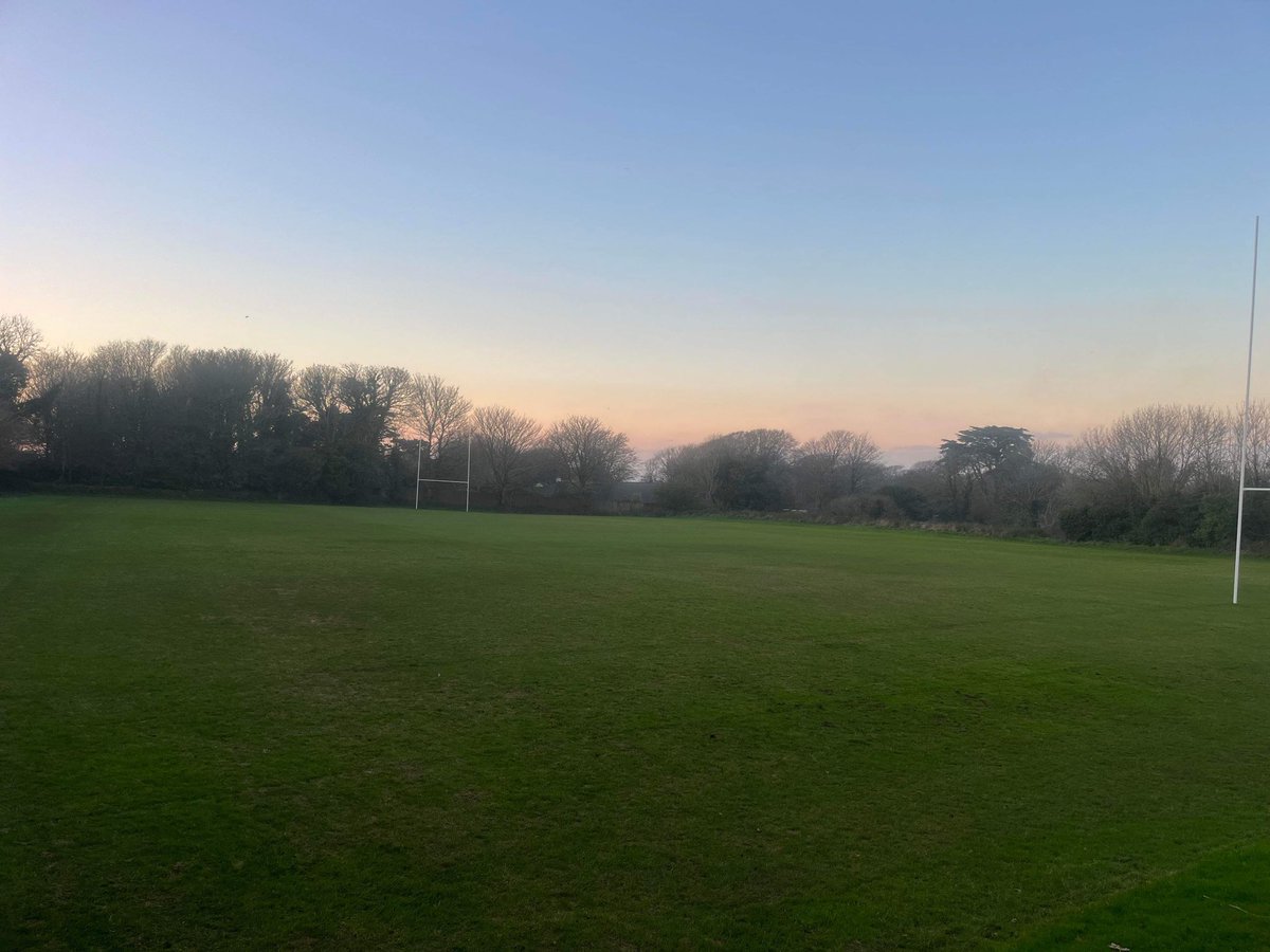 AlbanyRFC's tweet photo. Game on.. the #ElbowKnee will host Bude RFC II today with a 1430KO if anyone from @pastitref hasn’t got a game, we still need 1!! Spectators welcome for a cracking game of #Rugby @fyb_rugby @bloodandmud @Cornwallrugby @RFU a perfect day for #EggChasing 🏉 https://t.co/ieD6OD8yRT