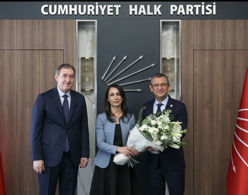 <a href="/eczozgurozel/">Özgür Özel</a> Buna cevap ver sen önce ikiyüzlüler