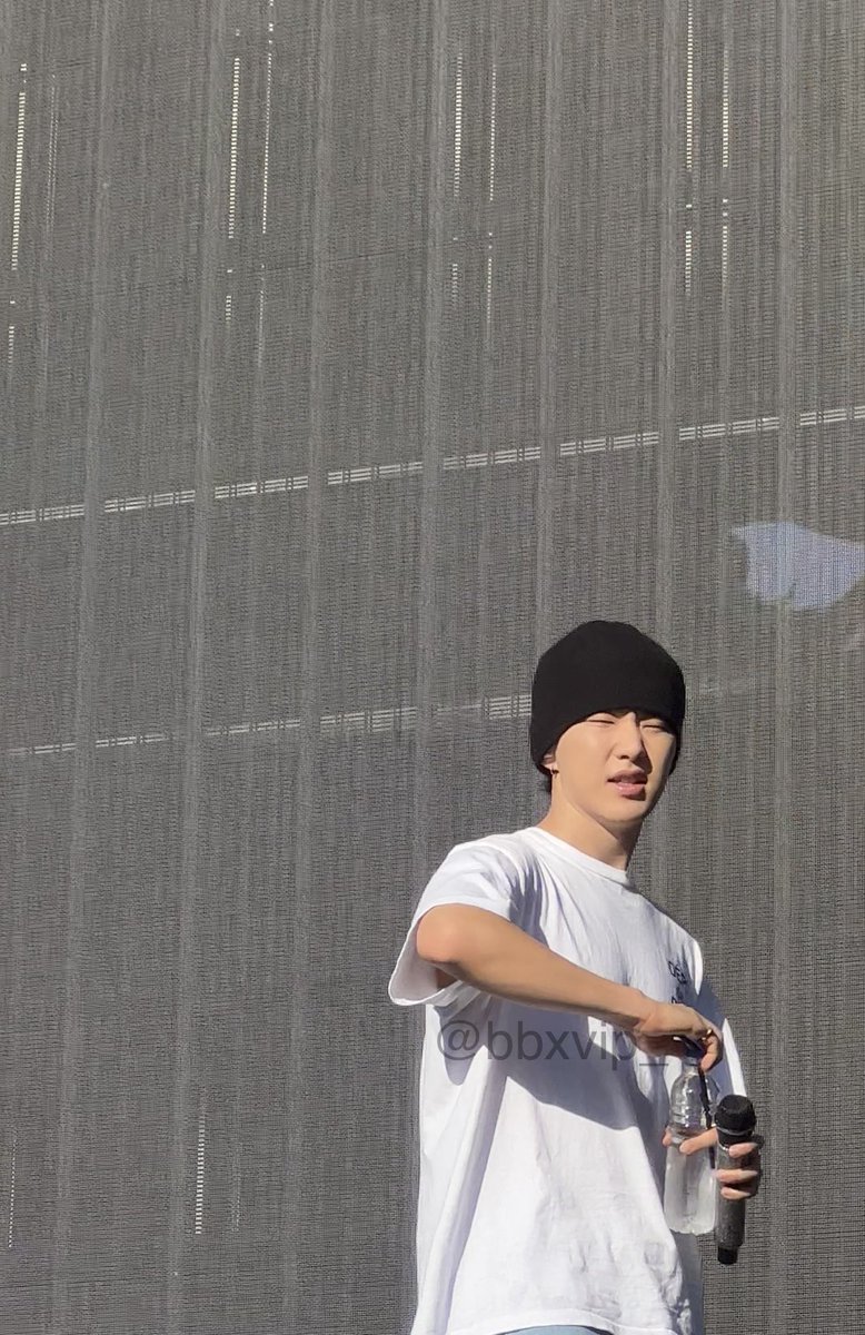 hochification's tweet photo. is the sun bothering u my king? https://t.co/IhyCN1dVVf