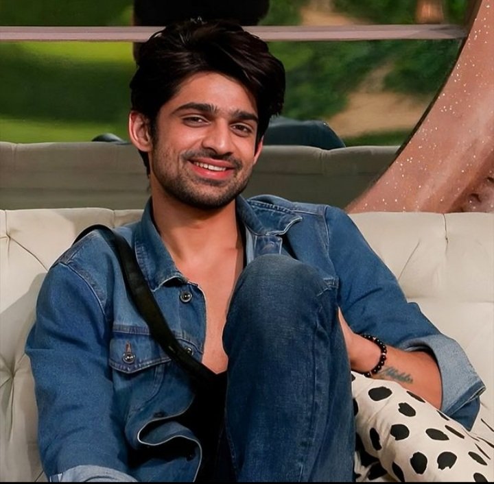 Devil_Vk_18's tweet photo. Full support ❤️
EMERGING WINNER ABHISHEK https://t.co/uqBZmotQRb
