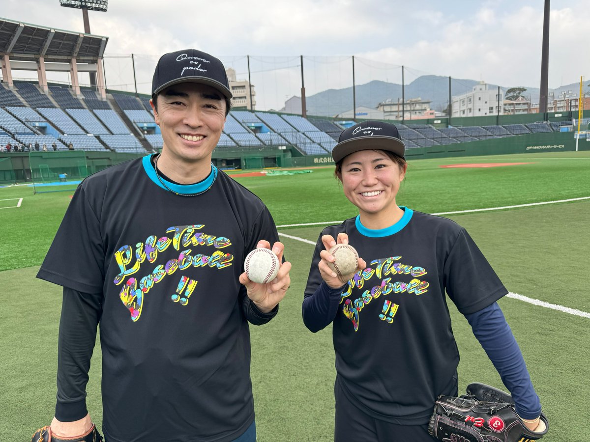 CUBE_inc3's tweet photo. team21、和田毅投手に、
ナックルを受けていただきました⚾️

たくさんの学びをいただき、
本当にありがとうございます���

-keep going-

ぜひご覧ください😊

→→→
https://t.co/jVDPRcNe1W

--------
#和田毅 #福岡ソフトバンクホークス 
#吉田えり #ナックルボール #ナックル姫 
#knuckleball  @49e_yoshida
