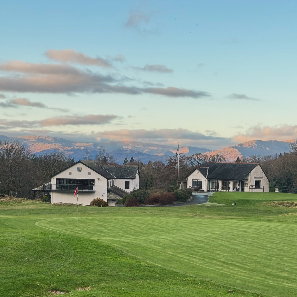 WindermereGolf's tweet image. The weekend is here and the course is looking and playing fantastic for January after a week of dry weather! ⛅️ ⛳️ 🙌🏻 

The scenery isn’t bad either! ⛰️ 

#wintergolf #weekendgolf #golf #weekend #lakedistrict