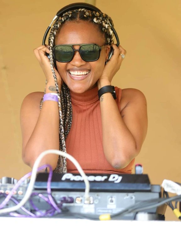 nsambocca's tweet image. We popping up @Jackbudha tomorrow 🍾 #SundayKos #TsweuPopUp #DayTimeFun #Lunch #TsweuLifestyleVisitsJackbudha