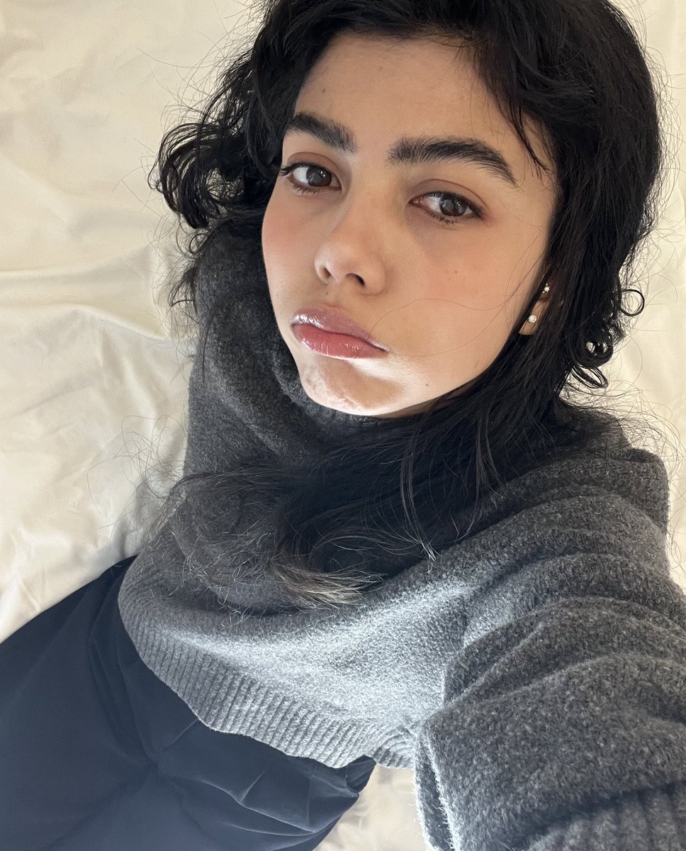 Theres so much i want to do but i feel like i never have time. I want to stream, make friends online and IRL, master my japanese studies, create videos, exercise, eat healthy, work on art. And everything sounds like it’s doable but i struggle to balance and end up doing nothing.