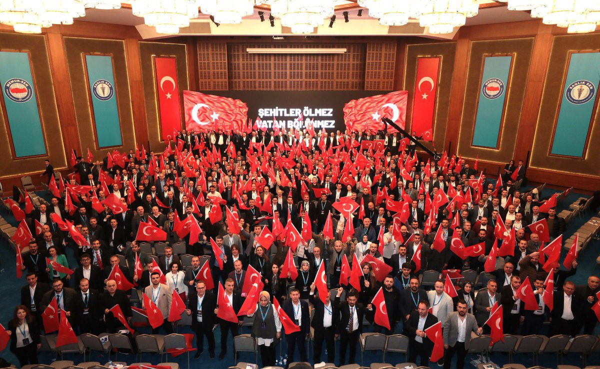 Ss_genclik's tweet photo. Türkiye Cumhuriyeti’ne meydan okuyanlara, onların işbirlikçilerine ve taşeronlarına 81 ilden gelen başkanlarımız ve yönetim kurulu üyelerimizle birlikte Ankara’dan bir kez daha haykırdık: 

Yıkamayacaksınız,
Durduramayacaksınız,
Birliğimizi bozamayacaksınız! 

Şehitlerimize rahmet ve minnetle…