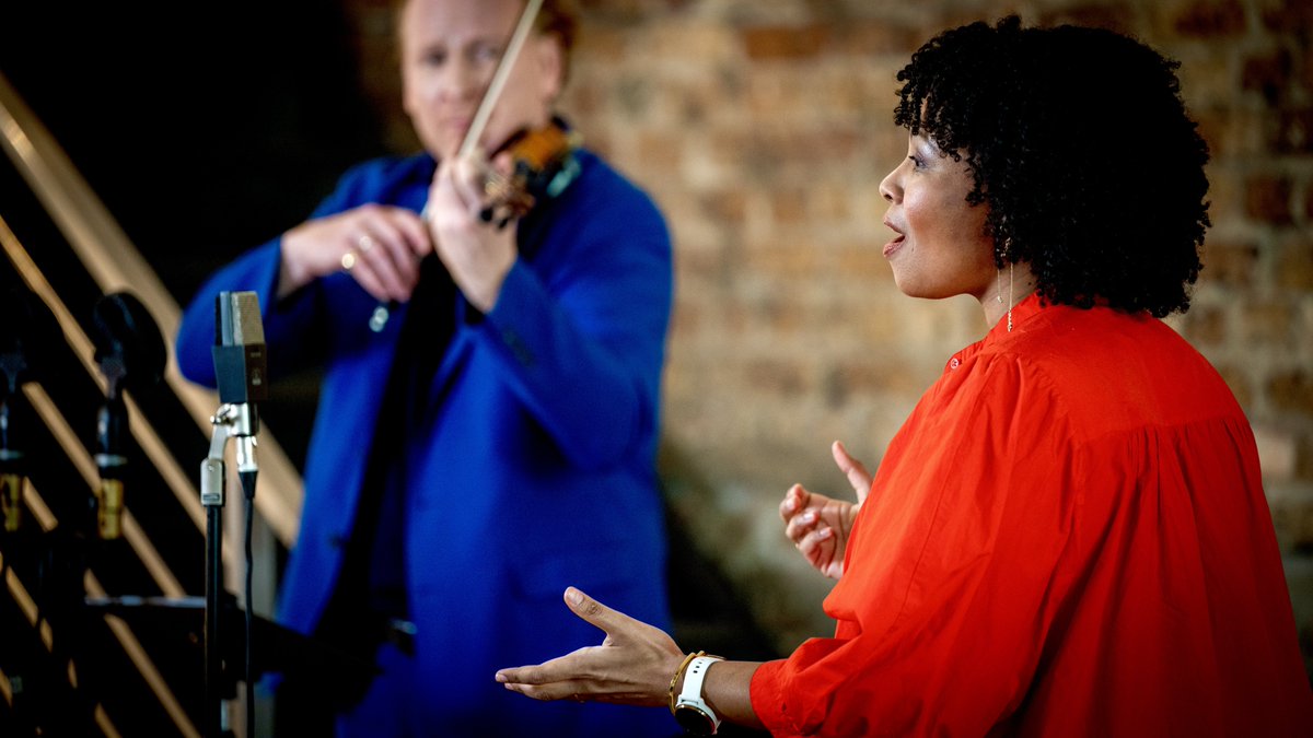HopeViolin's tweet photo. Making music and filming with the amazing Golda Schultz

Photos © Alexander Ponet

#southafrica #documentary #arte #WDR #danielhope #goldaschultz https://t.co/sB4e4vK67j